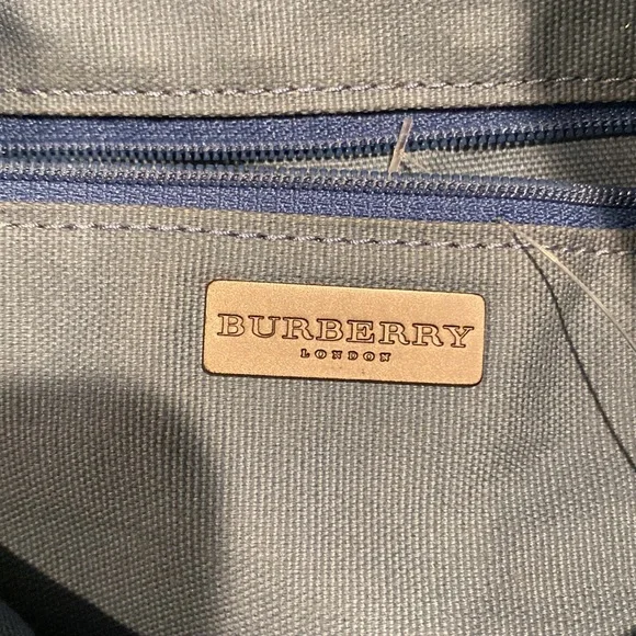 Rare Burberry Tote/Sholder Bag - Picture 5 of 10